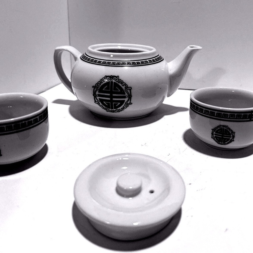 Asian Tea Set Teapot with 2 Cups‎ Oriental Design White Porcelain - Picture 2 of 15